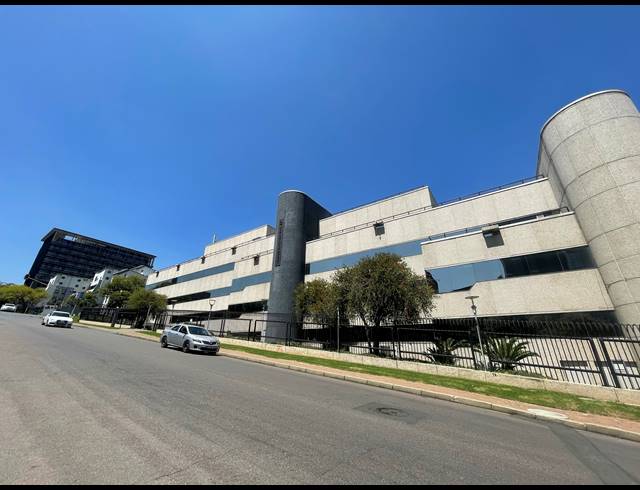 34.70M² SERVICED OFFICE TO LET IN ROSEBANK
